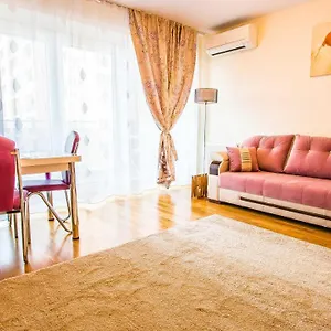 Luxury Mall Area Apartment